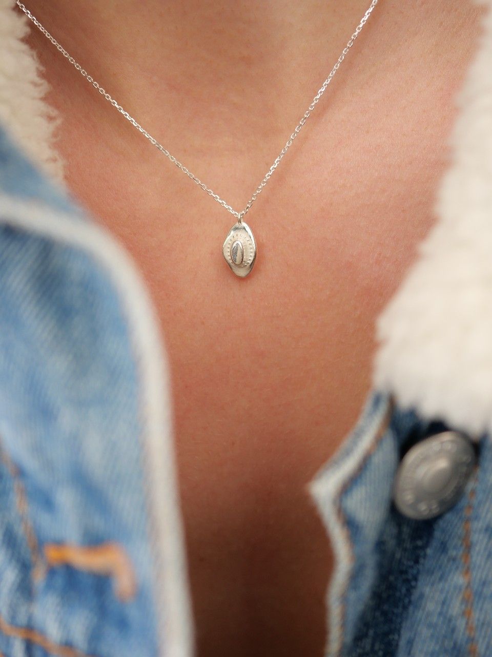 collier en argent massif d'inspiration western, cowboy