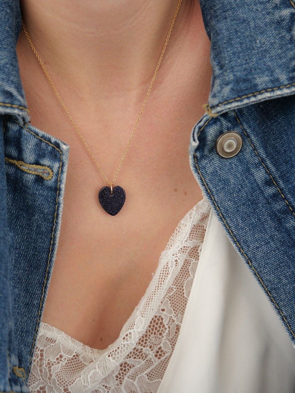 collier femme en pierres bleues