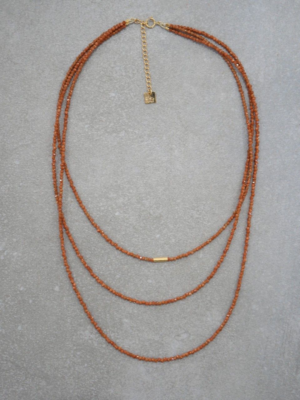 Collier femme en pierres naturelles et plaqué or 3 microns