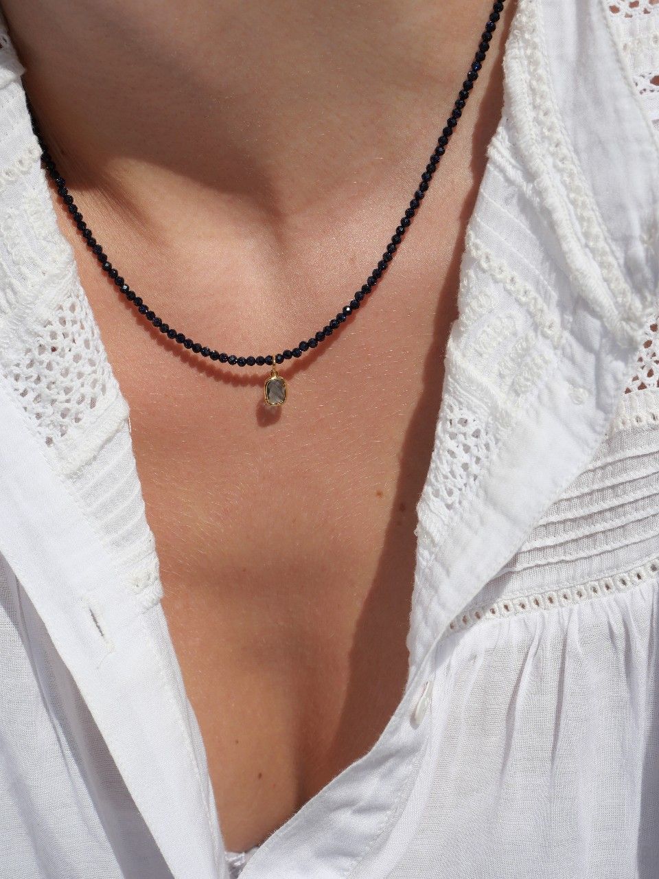 Collier femme en pierres naturelles bleues