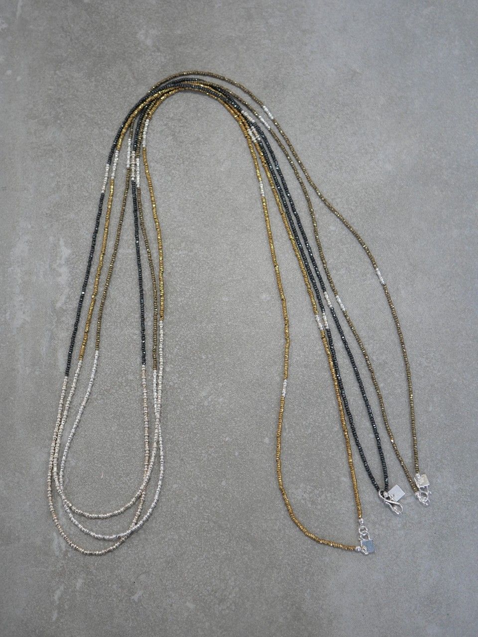 sautoir fin femme en pierres naturelles et argent 925