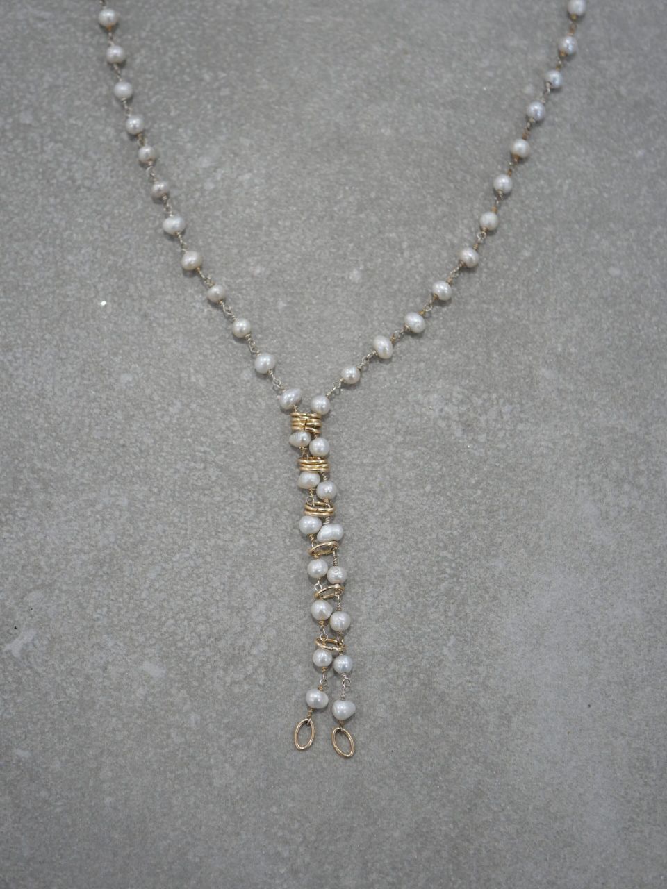 Collier long en argent massif et perle de culture