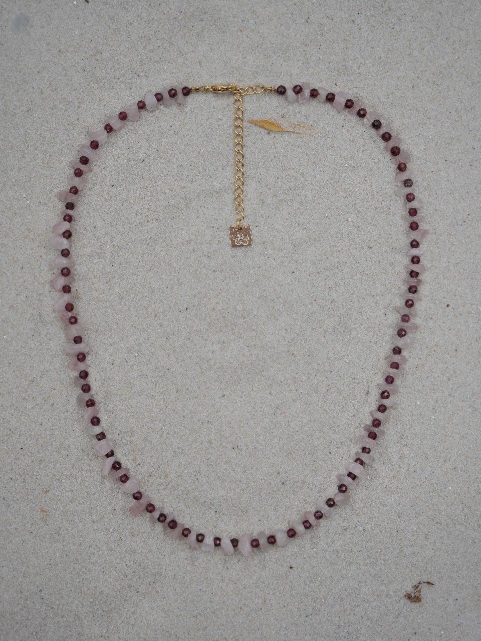 collier femme en pierres naturelles rose