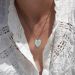 Collier fin en argent rhodié noir et pierres naturelles bleues