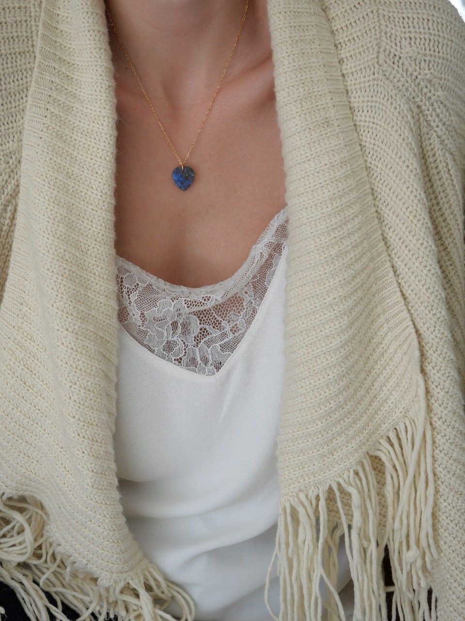 collier fin en gold filled et pierre grise