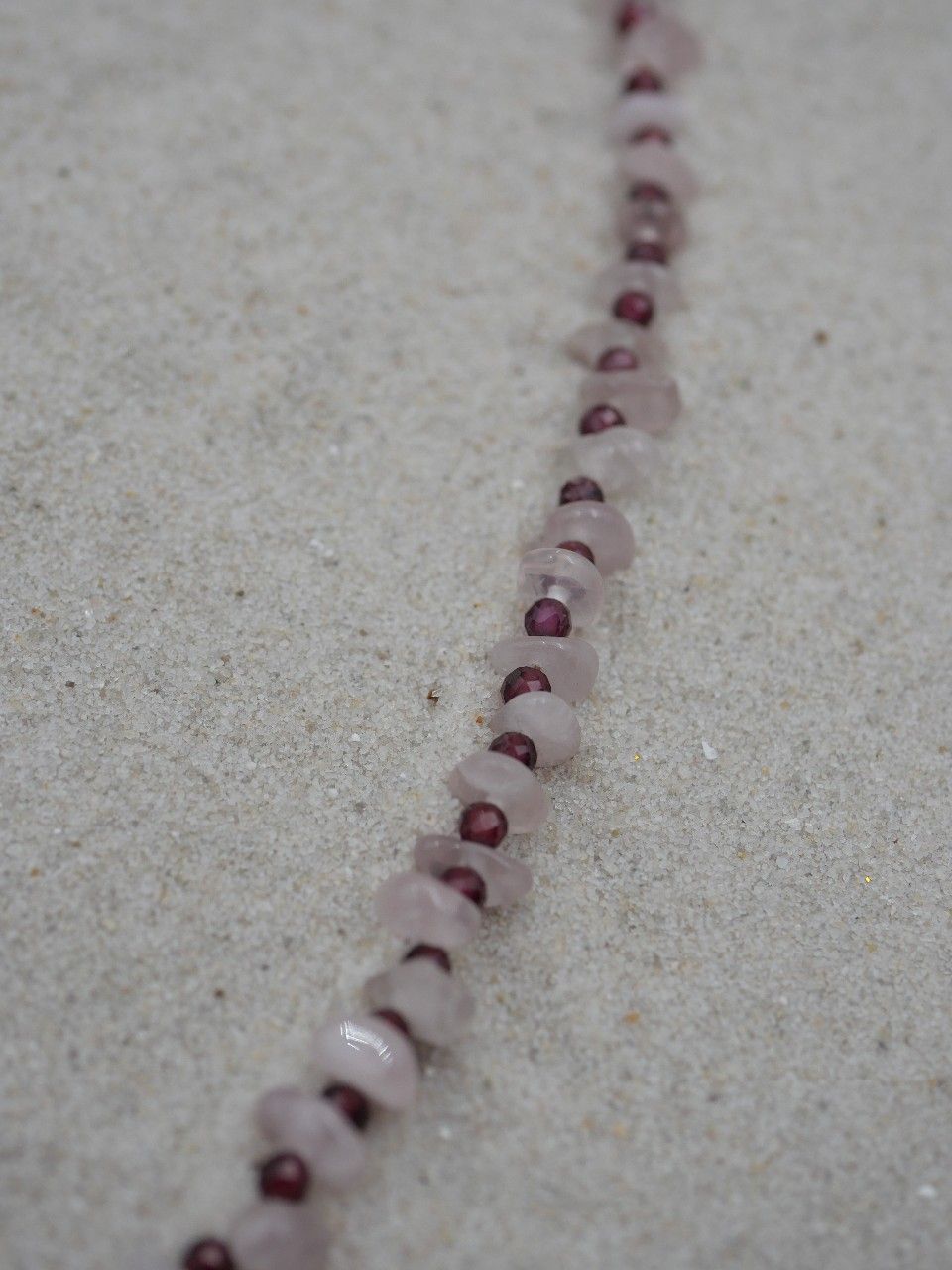 Collier ras de cou en pierres naturelles rose