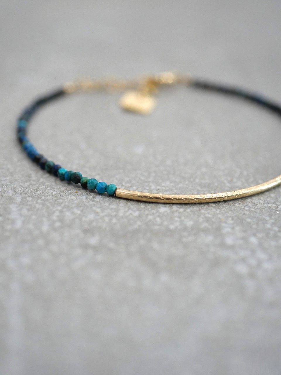 Bracelet bleu, bracelet en perles bleues, et perle en gold filled