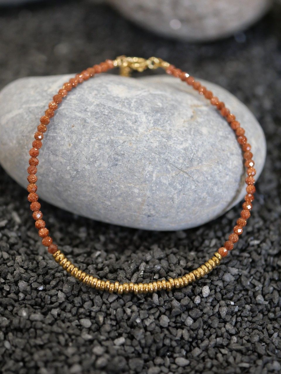 bracelet fin en pierres naturelles