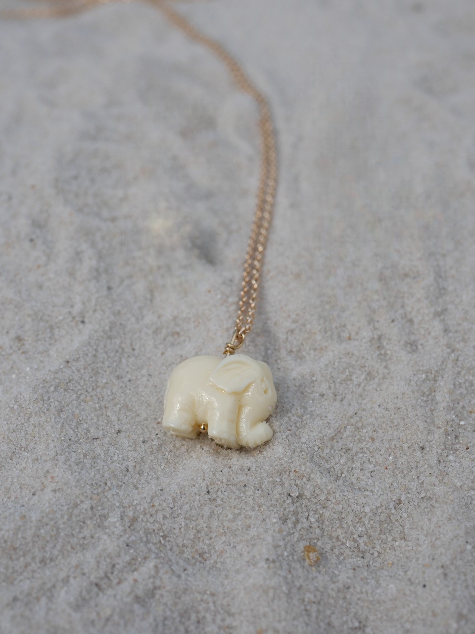 Collier Déva 4 collier fin femme plaqué or 3 microns éléphant