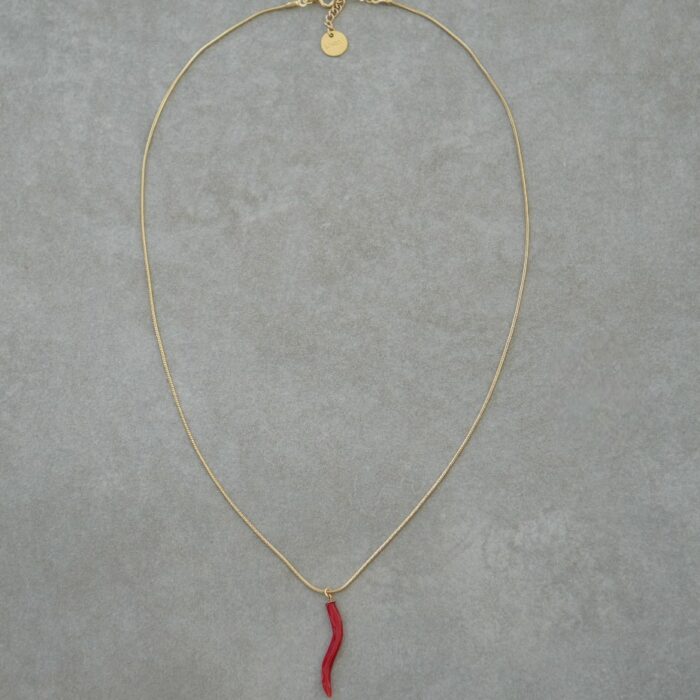 Collier plaqué or 3 microns et pendentif corne en corail