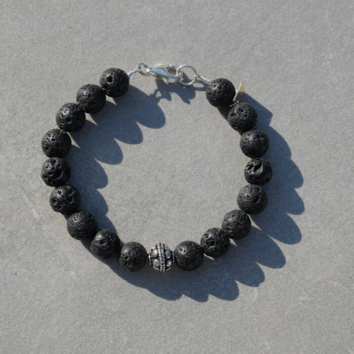 Bracelet pour homme en pierres naturelles noires et perle en argent massif