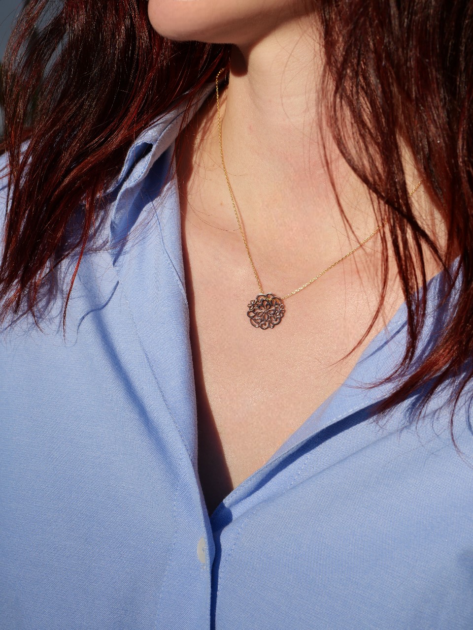 collier en gold filled et nacre grise