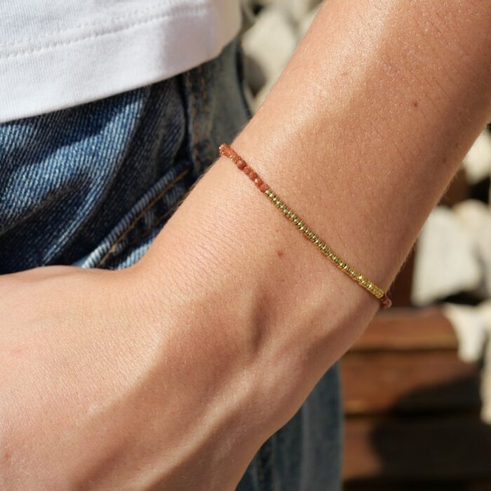 bracelet fin en pierres naturelles marron