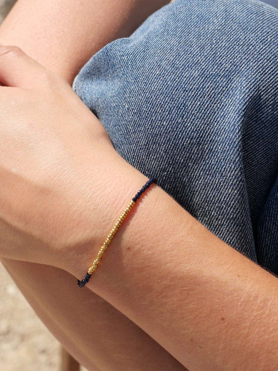 Bracelet fin en pierres naturelles