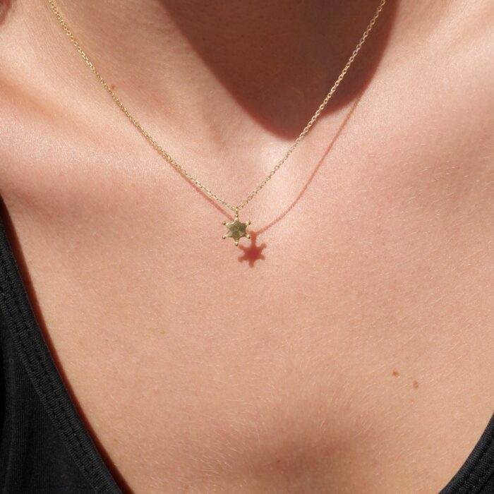 collier femme ras de cou plaqué or 3 microns