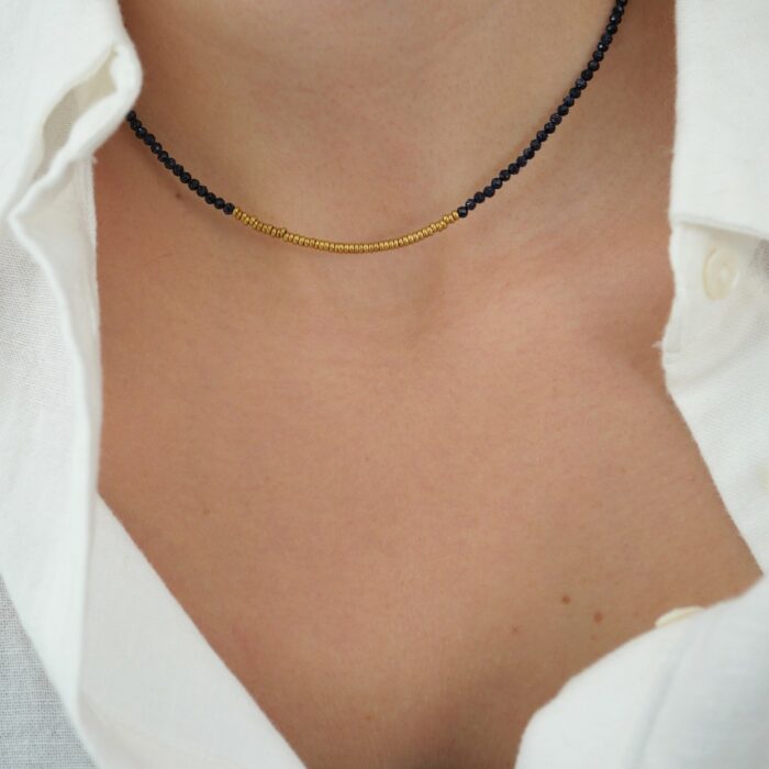 collier ras de cou en pierres semi precieuses