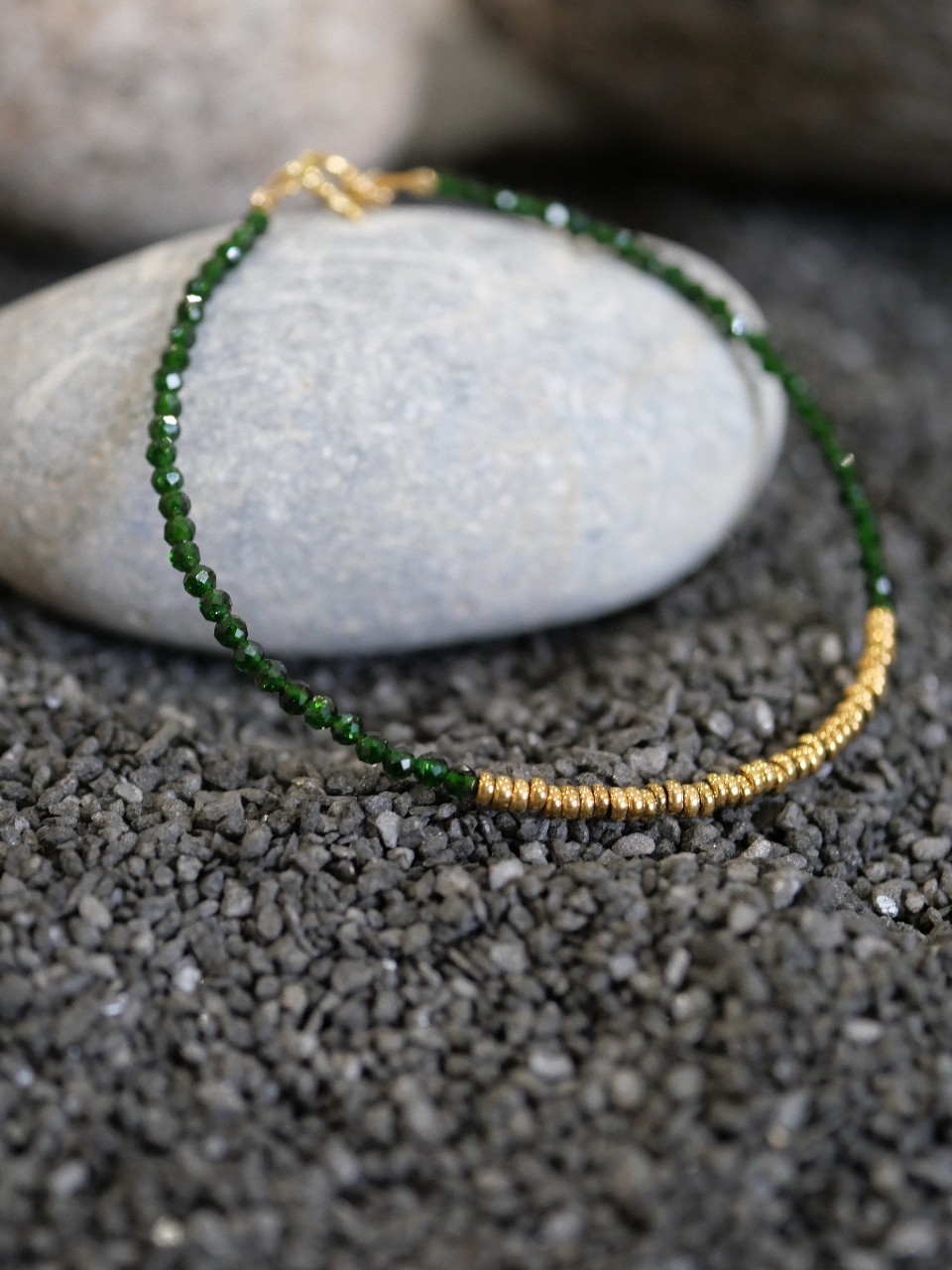 bracelet fin en perles vertes