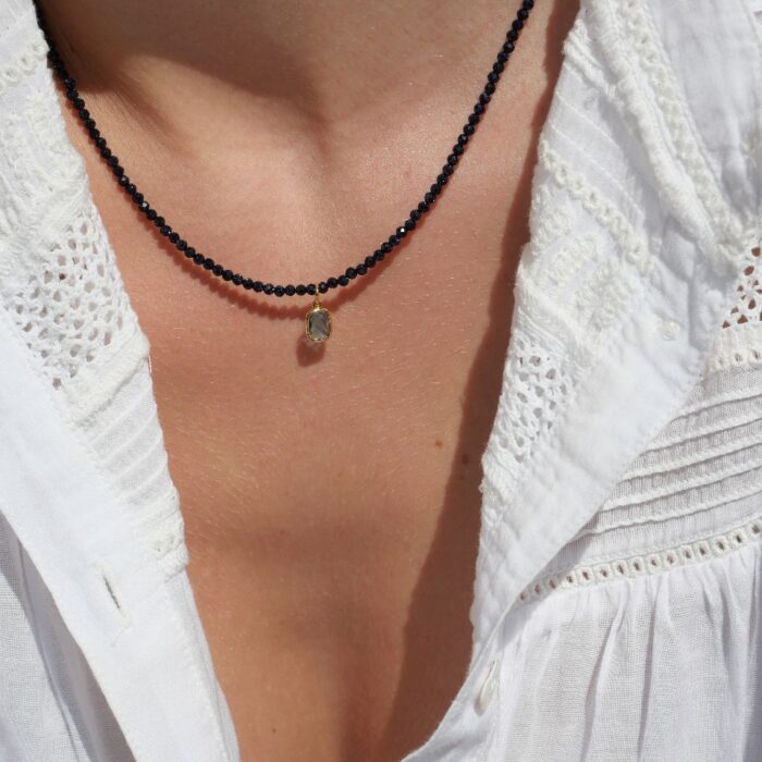 Collier femme en pierres naturelles bleues