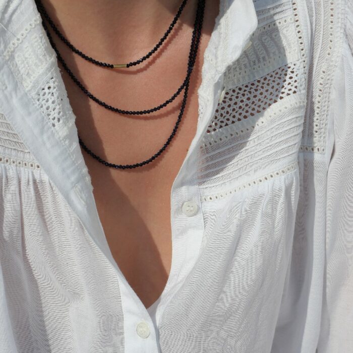 Collier en pierres naturelles bleurs
