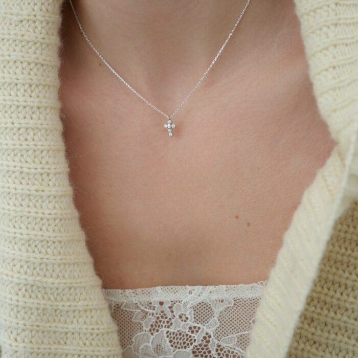 Collier femme fin en argent massif