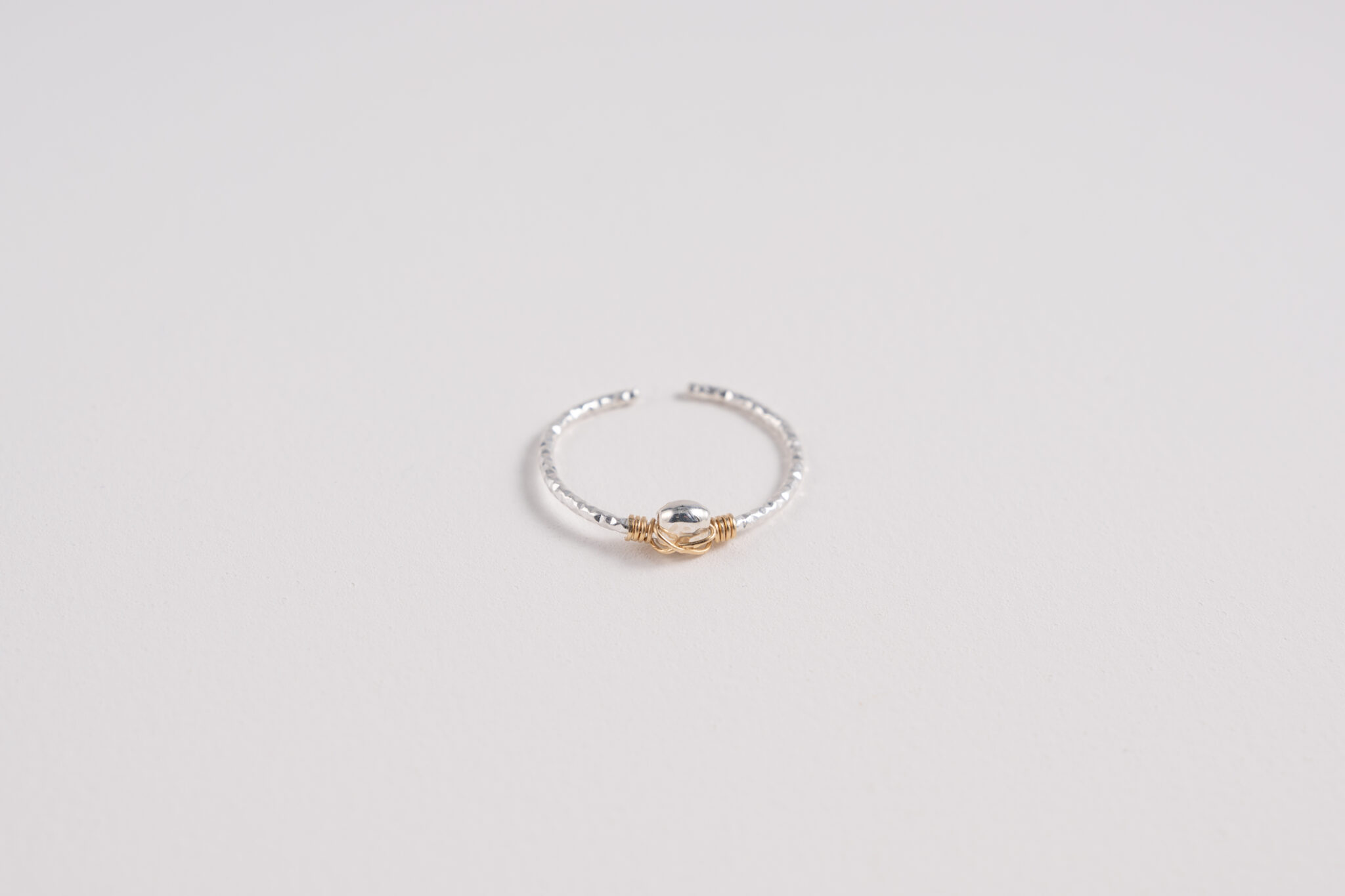 Bague fine femme ajustable