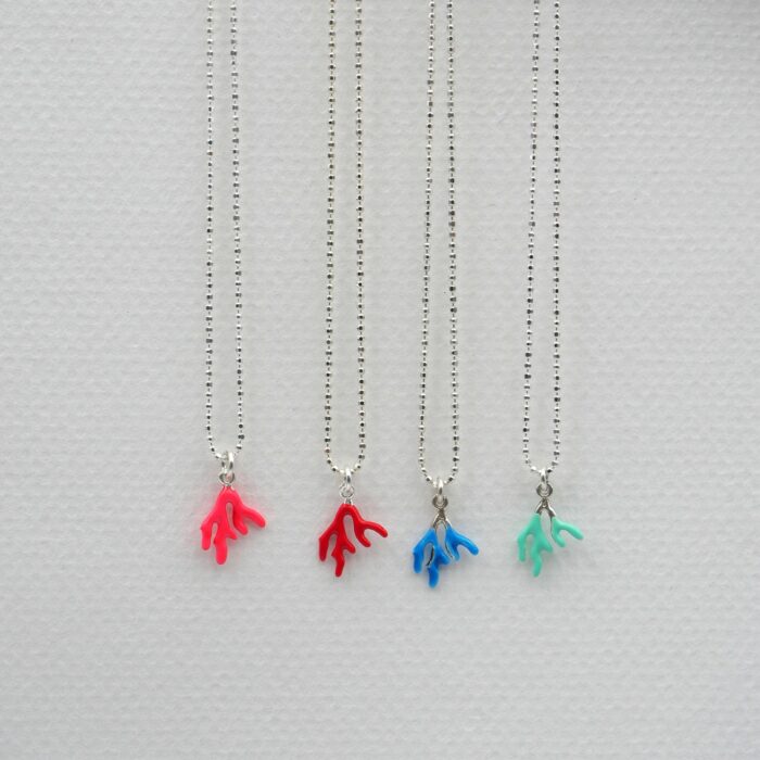 Collier Arielle en argent 925 plaqué or 3 microns avec pendentif corail émaillé rouge ou turquoise, bijou fin fait main Loumaé