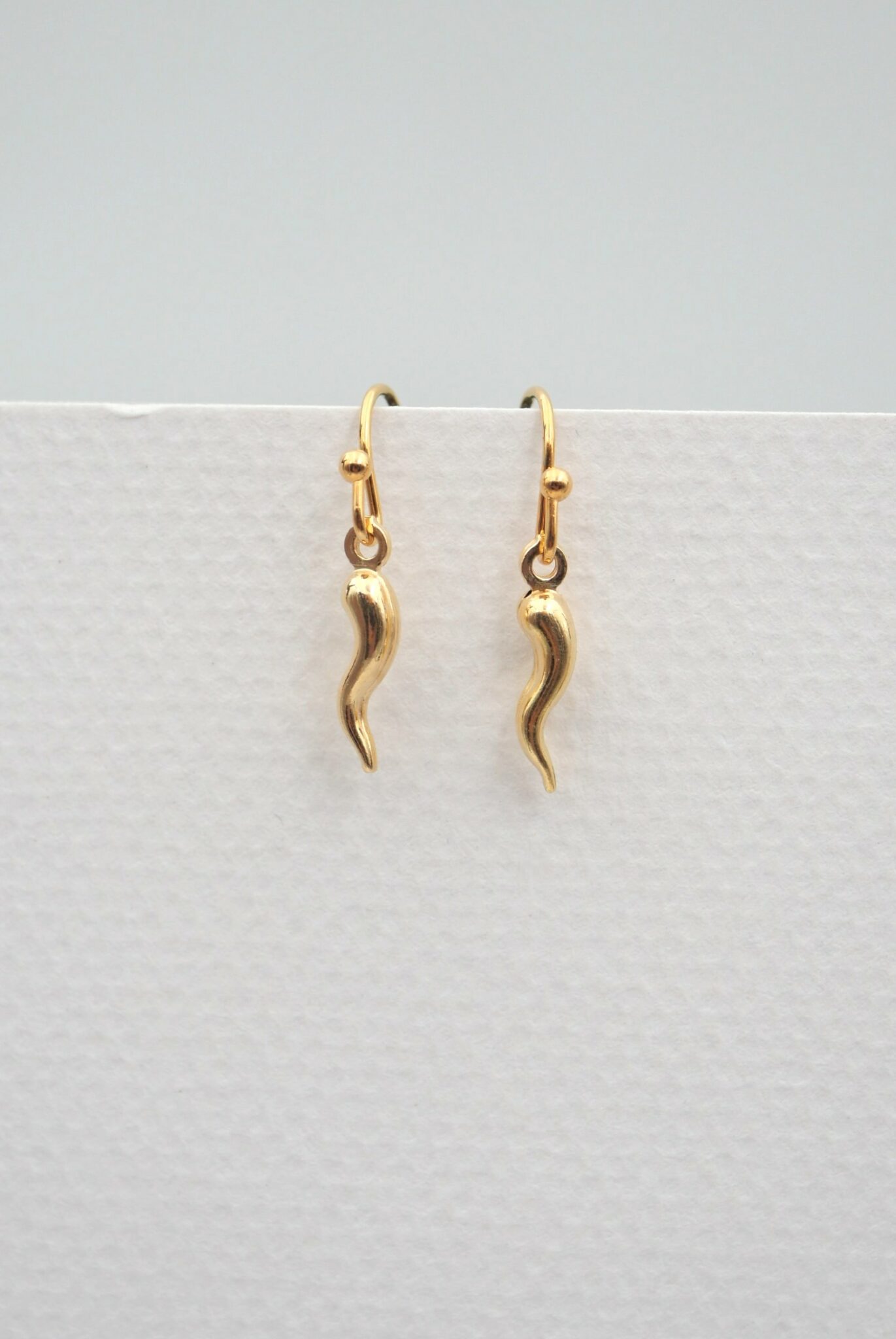 Boucles d'oreilles Bliss plaqué or 1 Boucles d’oreilles fines en plaqué or 3 microns style minimaliste