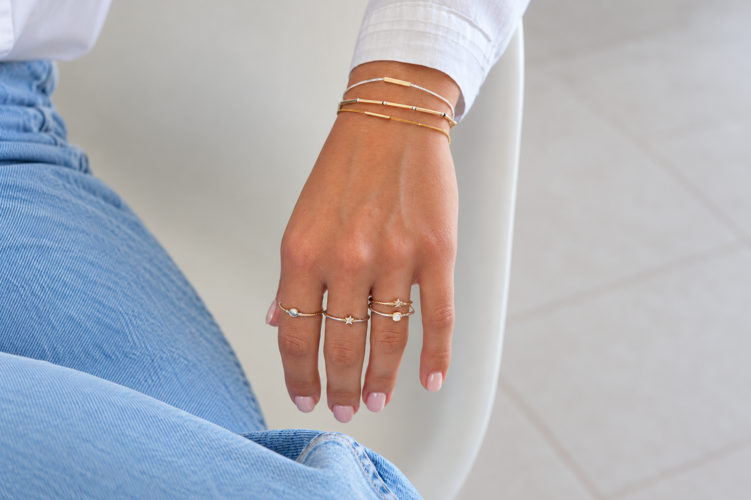Loumaé Bijoux 1 Loumaé Bijoux est une marque française spécialisée dans les bijoux haute fantaisie faits main.