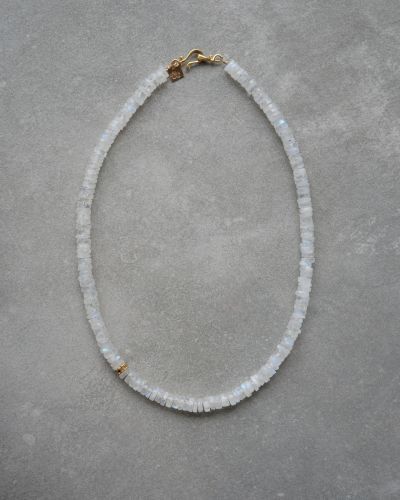 Collier en pierres naturelles et perles plaquées or 3 microns