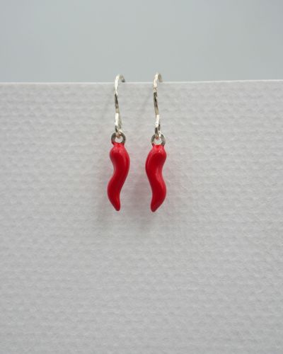 Boucles d’oreilles plaqué or avec mini piment rouge émaillé
