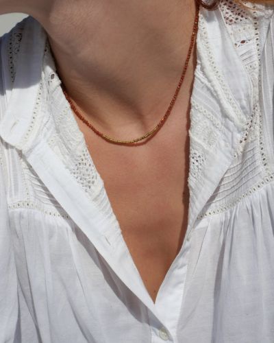 collier fin en pierres naturelles