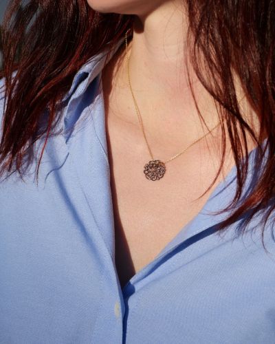 collier en gold filled et nacre grise