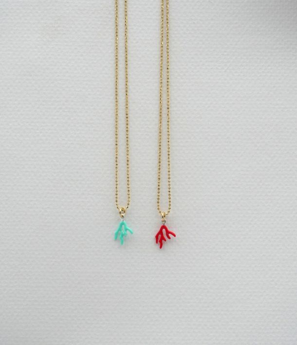 Collier Arielle en argent 925 plaqué or 3 microns avec pendentif corail émaillé rouge ou turquoise, bijou fin fait main Loumaé