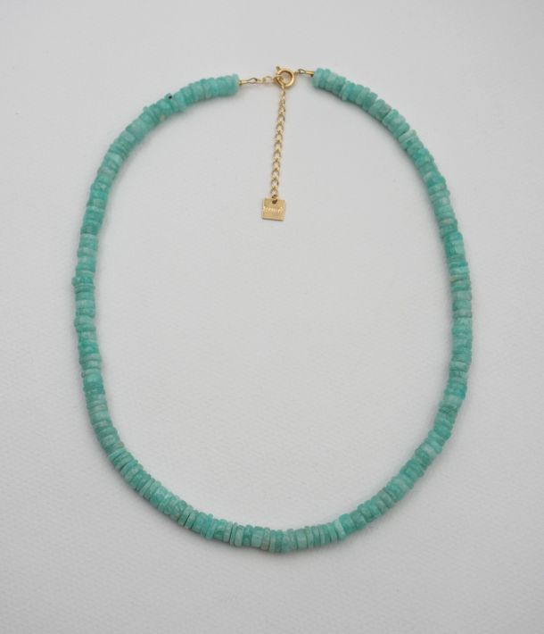 Collier Azura en amazonite naturelle facettée, pierres aux nuances turquoise et bleu lagon, montées avec fermoir et chaînette d'extension en or laminé (gold filled).